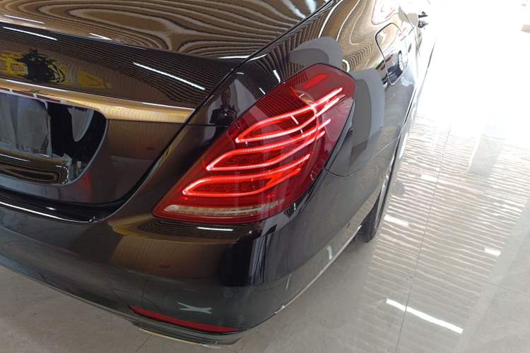 Used Mercedes-Benz S-Class 2017 S 320 L Business Model Right Rear Taillight