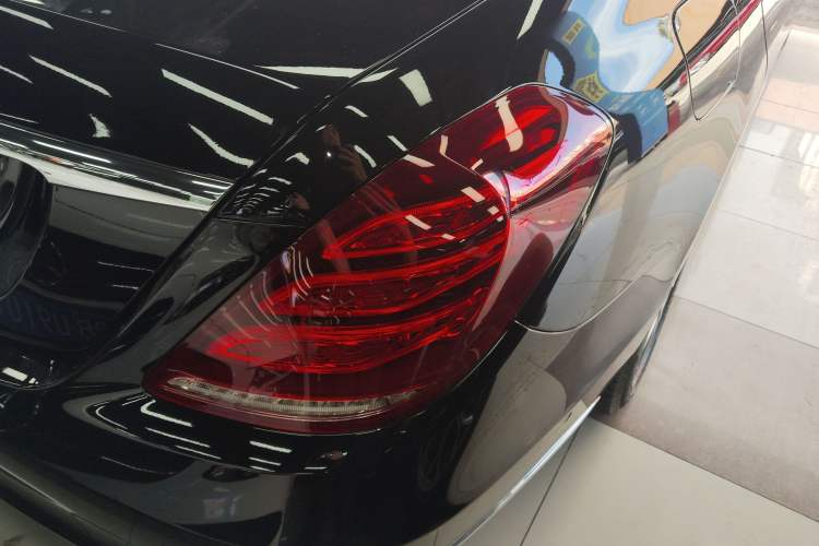 Used Mercedes-Benz S-Class 2017 S 320 L Luxury Model Right Rear Taillight