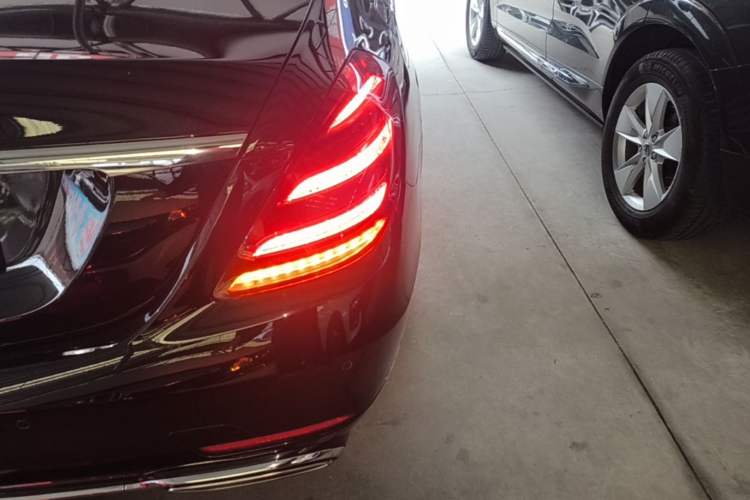 Used Mercedes-Benz S-Class 2017 S 320 L Business Model Right Rear Taillight