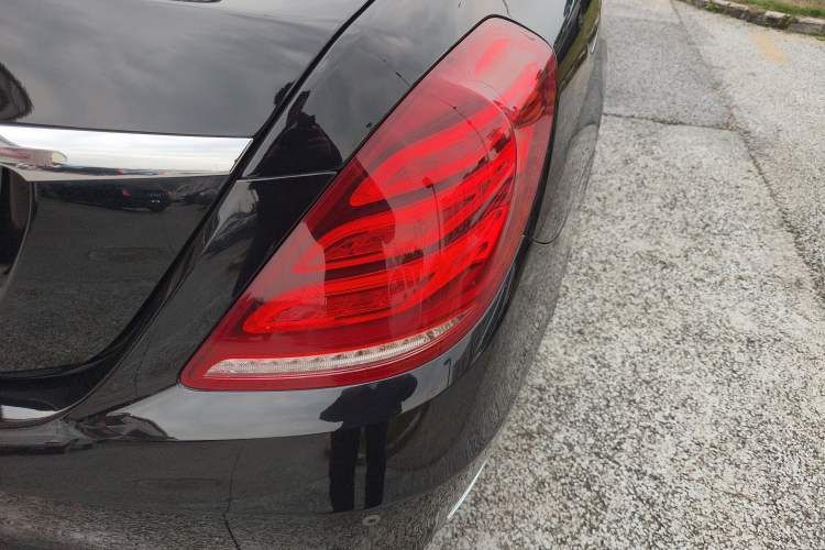 Used Mercedes-Benz S-Class 2017 S 400 L Right Rear Taillight