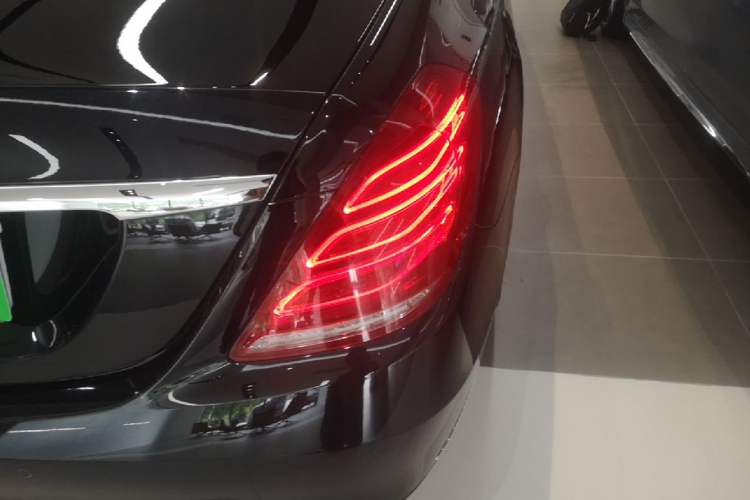 Used Mercedes-Benz S-Class 2017 S 320 L Business Upgrade Edition Right Rear Taillight
