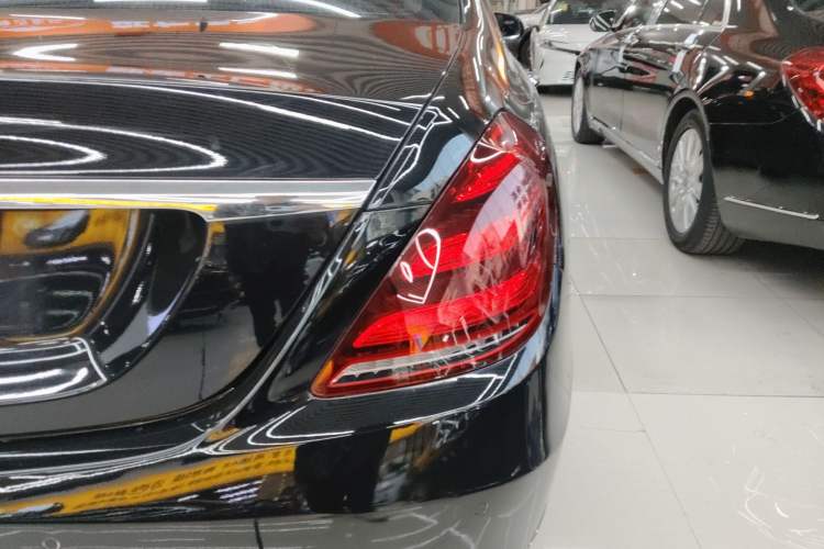 Used Mercedes-Benz S-Class 2017 S 320 L Business Model Right Rear Taillight