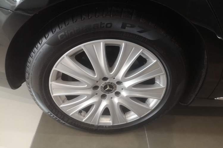 Used Mercedes-Benz S-Class 2017 S 320 L Business Upgrade Edition Right Rear Wheel Hub