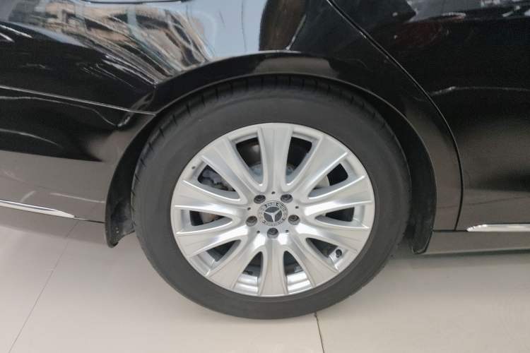 Used Mercedes-Benz S-Class 2017 S 320 L Business Model Right Rear Wheel Hub