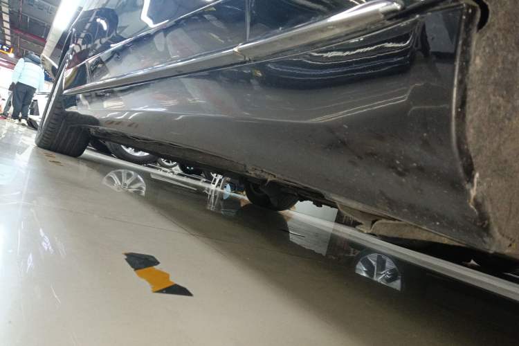 Used Mercedes-Benz S-Class 2017 S 320 L Business Model Right Side Sill