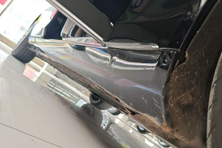Used Mercedes-Benz S-Class 2017 S 320 L Business Model Right Side Sill