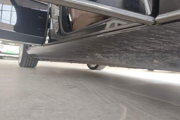 Used Mercedes-Benz S-Class 2017 S 320 L Business Model Right Side Sill