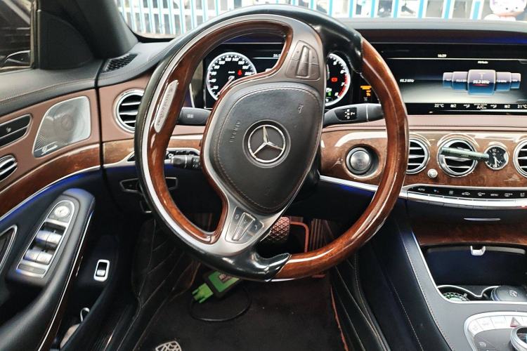 Used Mercedes-Benz S-Class 2017 S 320 L Luxury Model Steering Wheel