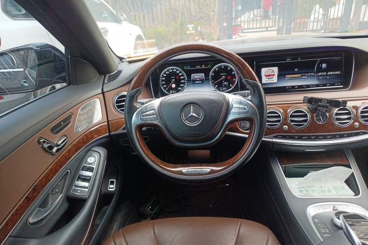 Used Mercedes-Benz S-Class 2017 S 320 L Luxury Model Steering Wheel