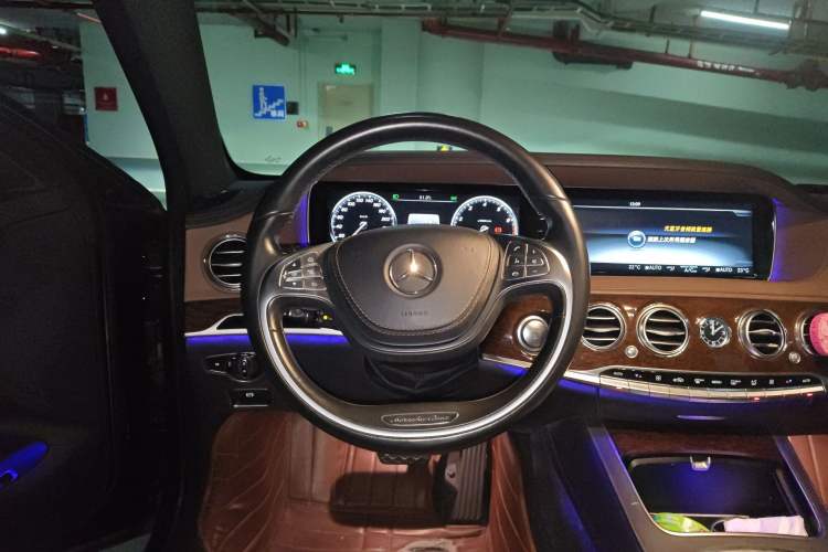 Used Mercedes-Benz S-Class 2017 S 320 L Business Model Steering Wheel