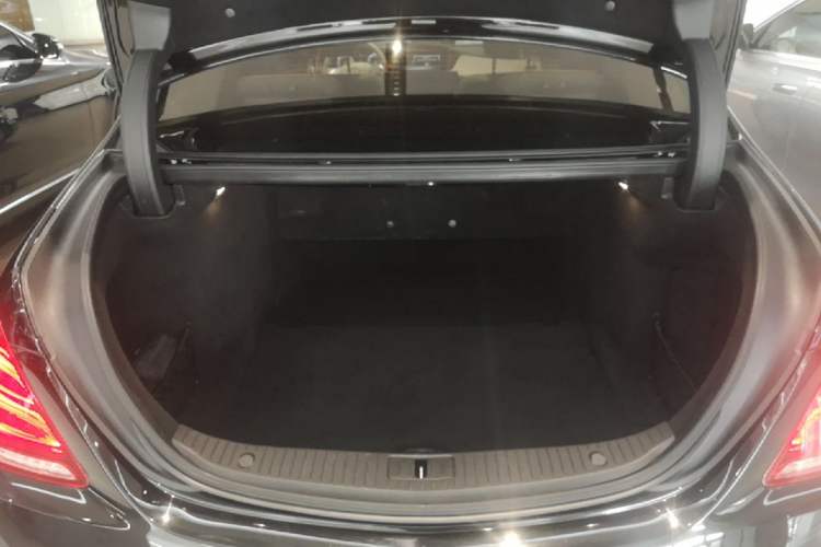 Used Mercedes-Benz S-Class 2017 S 320 L Business Upgrade Edition Trunk