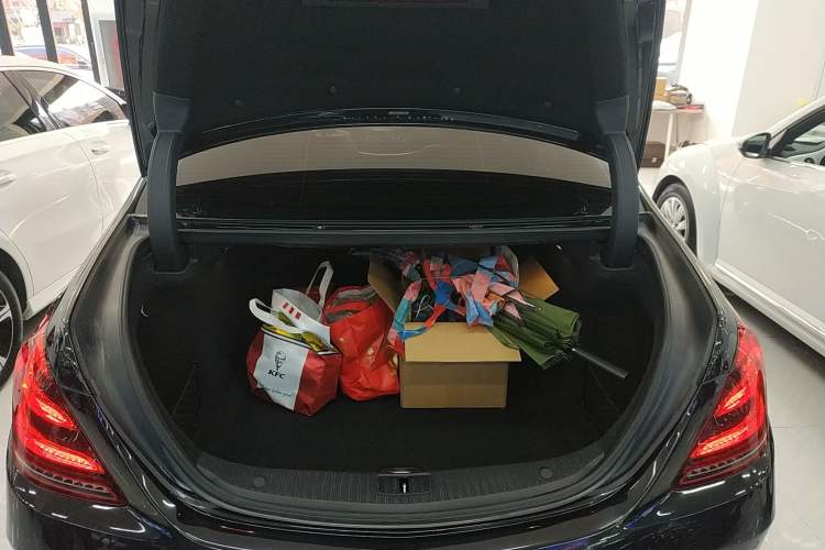Used Mercedes-Benz S-Class 2017 S 320 L Business Model Trunk