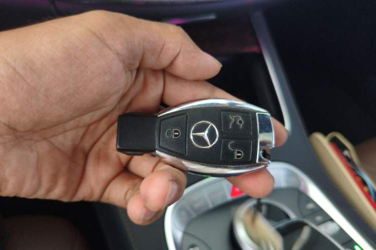 Used Mercedes-Benz S-Class 2017 S 320 L Business Model Vehicle Key