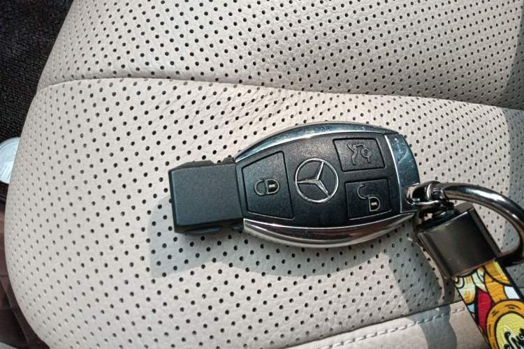 Used Mercedes-Benz S-Class  Vehicle Key