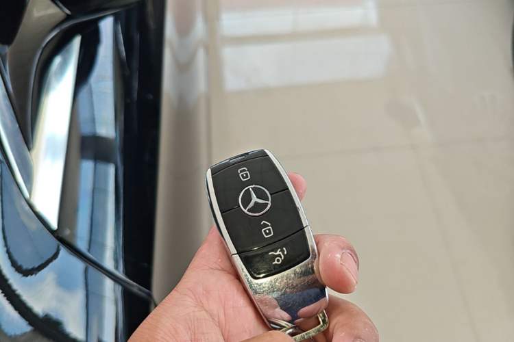 Used Mercedes-Benz S-Class 2017 S 320 L Business Model Vehicle Key