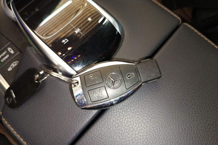 Used Mercedes-Benz S-Class 2017 S 320 L Business Model Vehicle Key