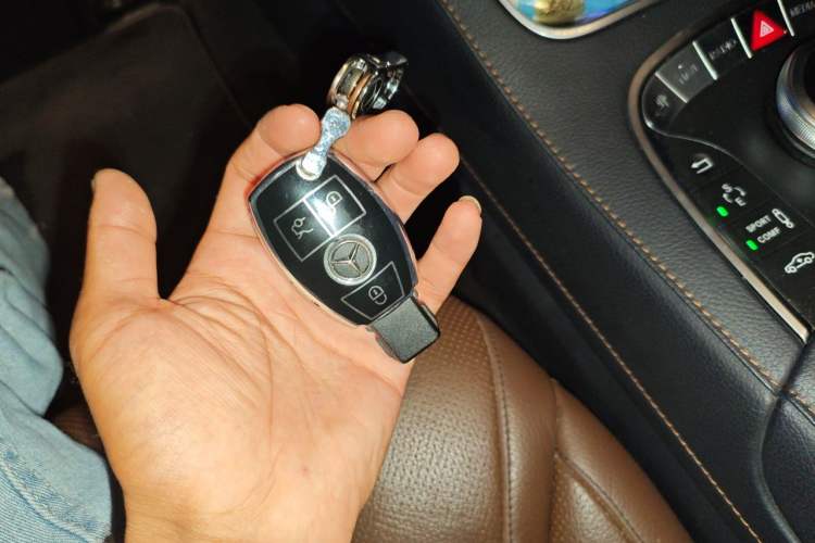 Used Mercedes-Benz S-Class 2017 S 400 L Vehicle Key