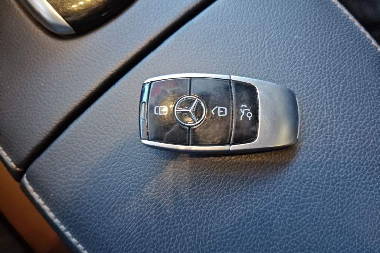 Used Mercedes-Benz S-Class 2017 S 320 L Business Model Vehicle Key
