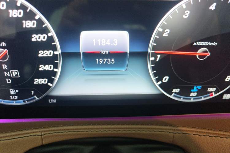 Used Mercedes-Benz S-Class 2017 S 320 L Business Model Odometer Close Up
