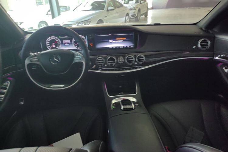 Used Mercedes-Benz S-Class 2017 S 320 L Business Model Center Console