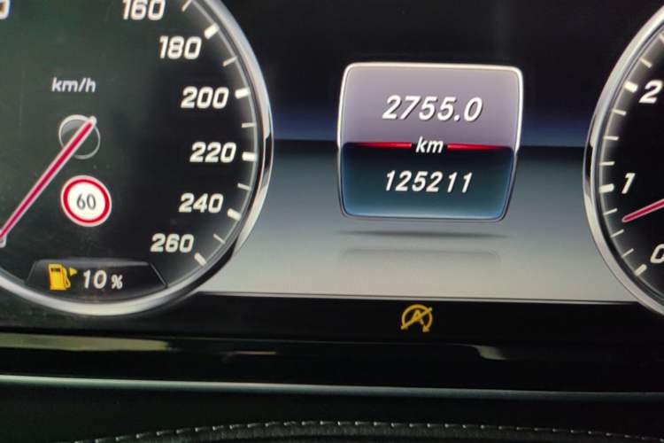 Used Mercedes-Benz S-Class 2017 S 320 L Business Model Odometer Close Up