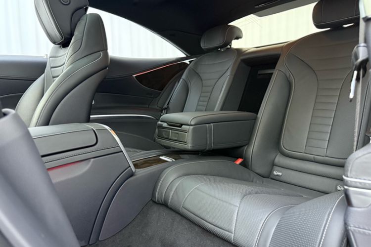 Used Mercedes-Benz S-Class 2017 S 500 4MATIC Coupe Interior 1