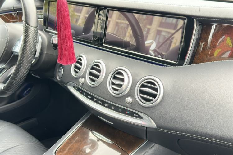 Used Mercedes-Benz S-Class 2017 S 400 4MATIC Coupe Interior 2