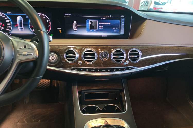 Used Mercedes-Benz S-Class 2018 S 320 L Audio And AC Panel