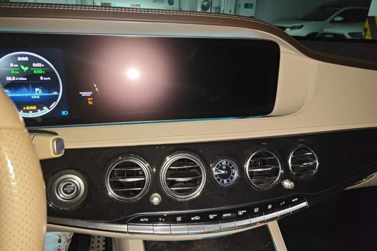 Used Mercedes-Benz S-Class 2018 S 500 L 4MATIC Audio And AC Panel