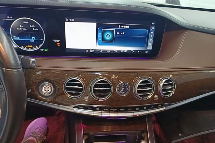 Used Mercedes-Benz S-Class 2018 S 320 L Audio And AC Panel