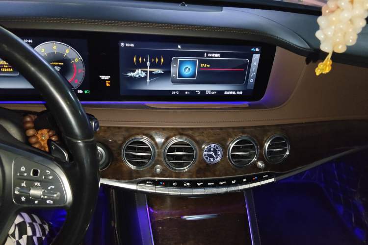 Used Mercedes-Benz S-Class 2018 S 320 L Audio And AC Panel