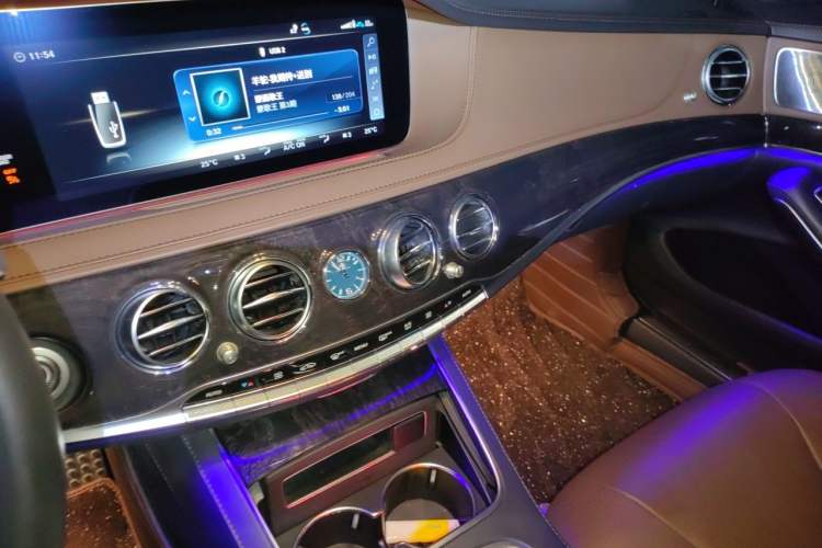 Used Mercedes-Benz S-Class 2018 S 450 L 4MATIC Excellence Special Edition Audio And AC Panel