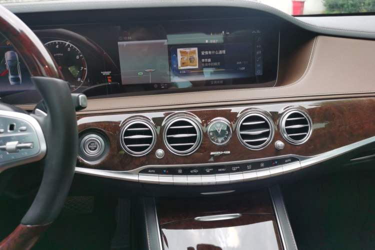 Used Mercedes-Benz S-Class 2018 S 450 L Audio And AC Panel