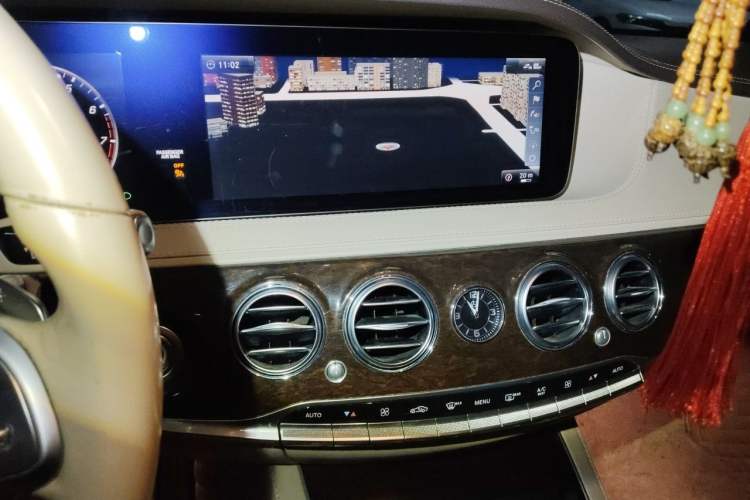 Used Mercedes-Benz S-Class 2018 S 320 L Audio And AC Panel