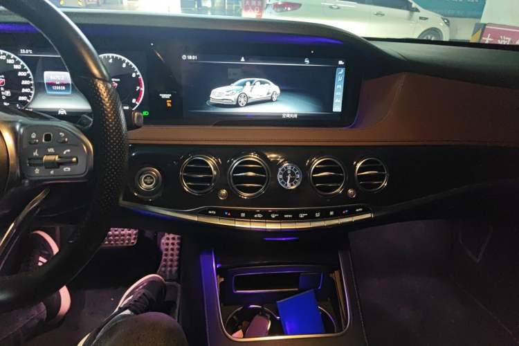 Used Mercedes-Benz S-Class 2018 S 450 L 4MATIC Excellence Special Edition Audio And AC Panel