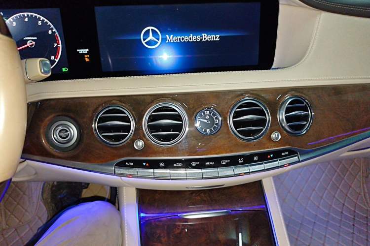 Used Mercedes-Benz S-Class 2018 S 350 L Audio And AC Panel
