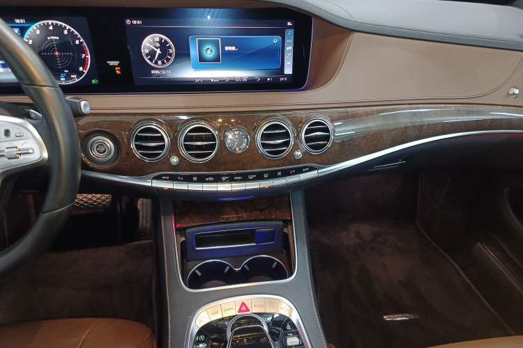 Used Mercedes-Benz S-Class 2018 S 450 L Audio And AC Panel