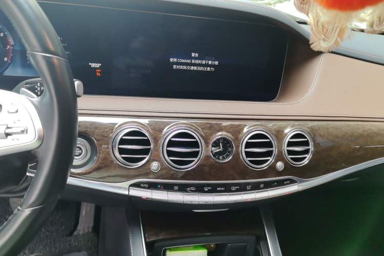 Used Mercedes-Benz S-Class 2018 S 320 L Audio And AC Panel