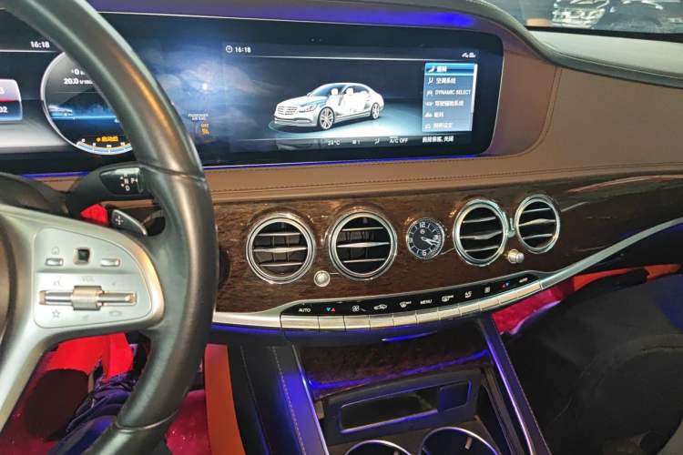 Used Mercedes-Benz S-Class 2018 S 320 L Audio And AC Panel