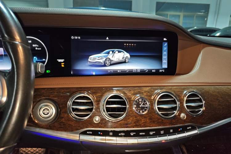Used Mercedes-Benz S-Class 2018 S 320 L Audio And AC Panel