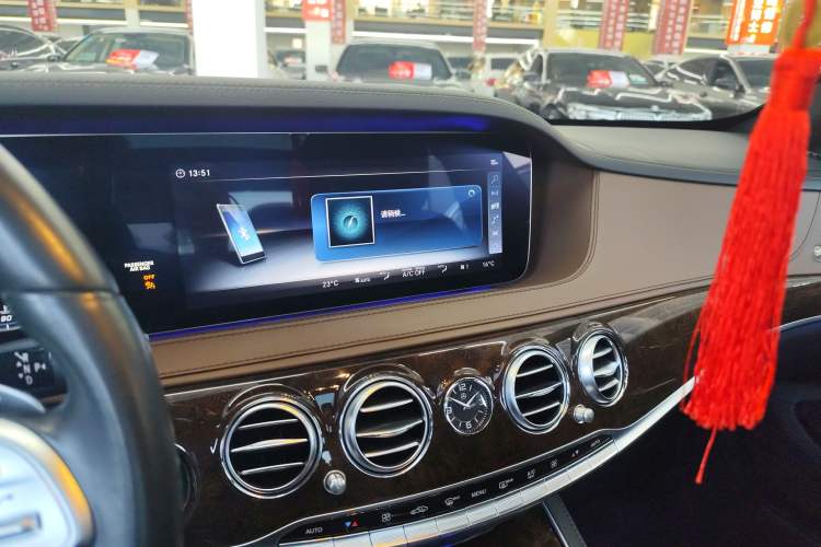 Used Mercedes-Benz S-Class 2018 S 450 L Audio And AC Panel