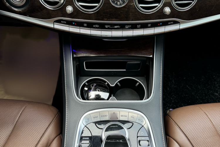 Used Mercedes-Benz S-Class 2018 S 320 L Audio And AC Panel