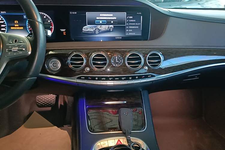 Used Mercedes-Benz S-Class 2018 S 320 L Audio And AC Panel