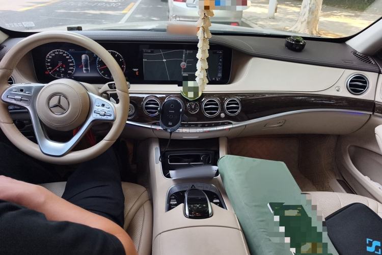 Used Mercedes-Benz S-Class 2018 S 320 L Center Console