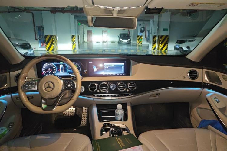Used Mercedes-Benz S-Class 2018 S 500 L 4MATIC Center Console
