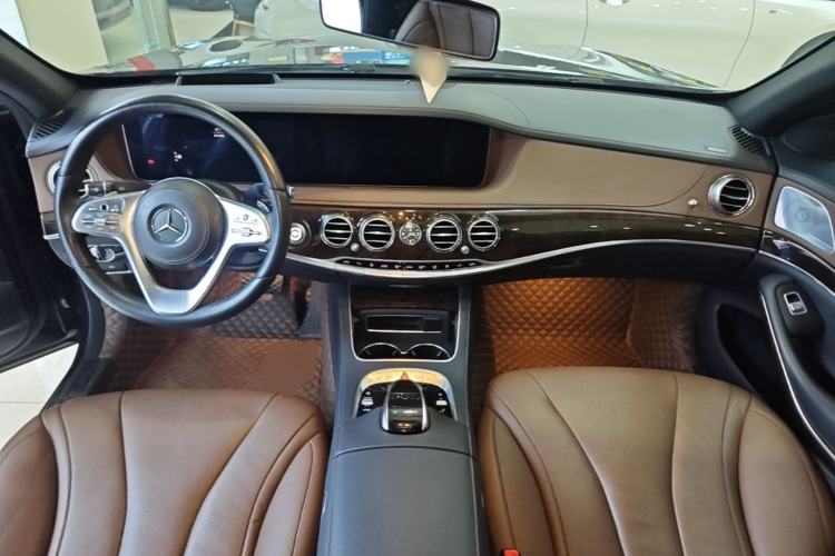 Used Mercedes-Benz S-Class 2018 S 450 L Center Console