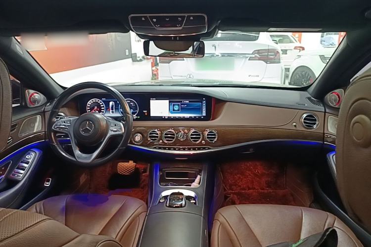 Used Mercedes-Benz S-Class 2018 S 320 L Center Console