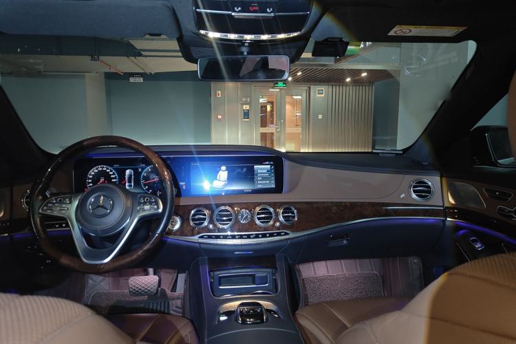 Used Mercedes-Benz S-Class 2018 S 350 L Center Console