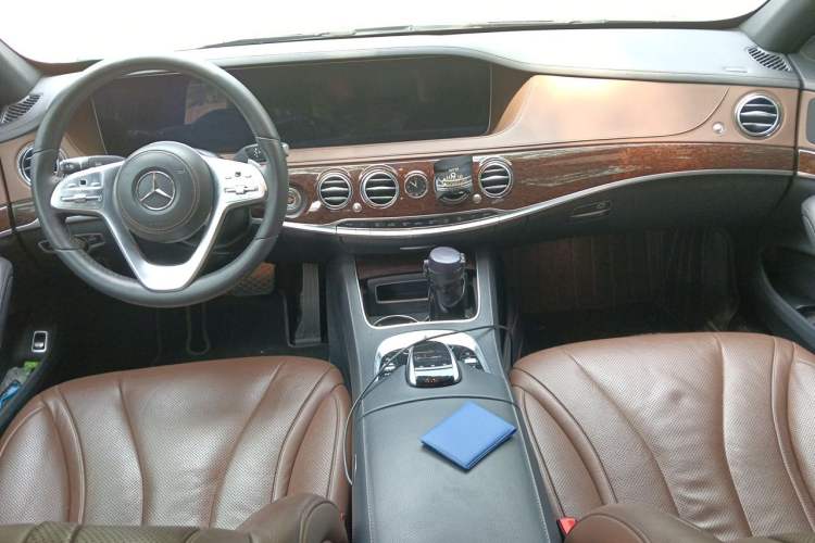 Used Mercedes-Benz S-Class 2018 S 320 L Center Console