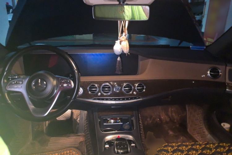 Used Mercedes-Benz S-Class 2018 S 320 L Center Console